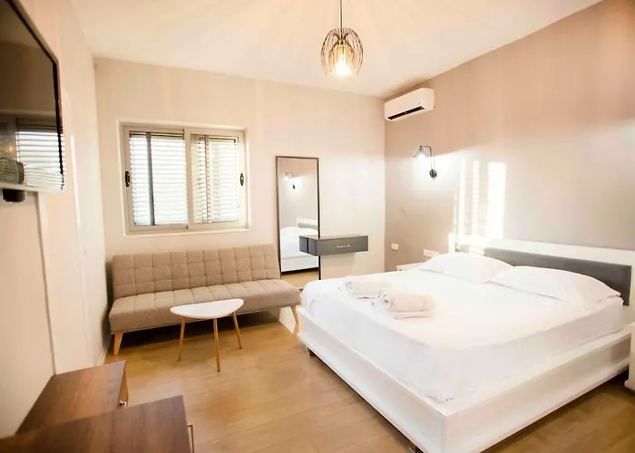 Daire 4br Penthouse & Bbq Terrace At Blloku - Tiran