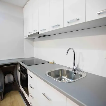 アパート 4br Penthouse & Bbq Terrace At Blloku - ティラナ