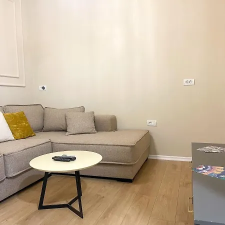 アパート 4br Penthouse & Bbq Terrace At Blloku -