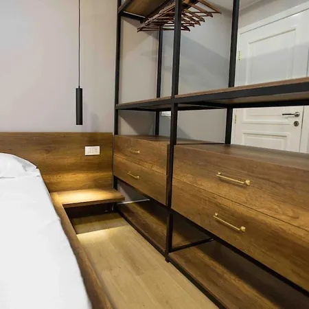 アパート 4br Penthouse & Bbq Terrace At Blloku - ティラナ
