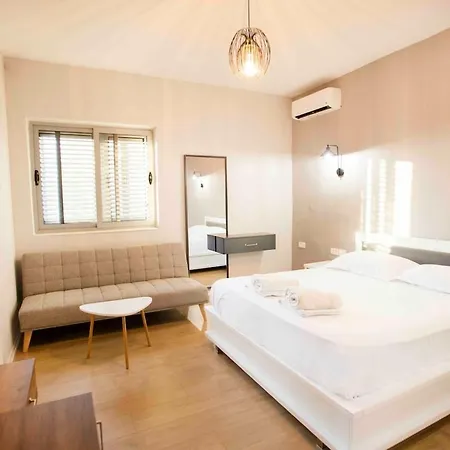 アパート 4br Penthouse & Bbq Terrace At Blloku - ティラナ