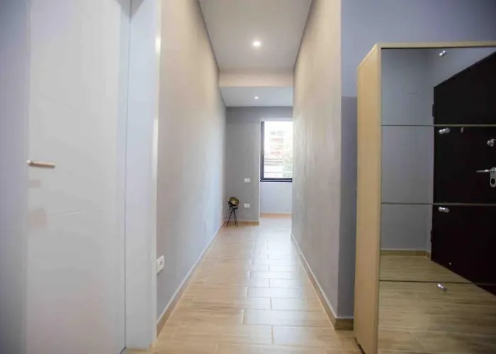Lejlighed 4br Penthouse & Bbq Terrace At Blloku - Tirana
