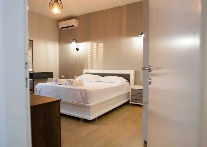 4br Penthouse & Bbq Terrace At Blloku - Lejlighed *