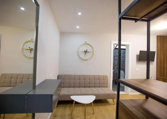 4br Penthouse & Bbq Terrace At Blloku - Lejlighed