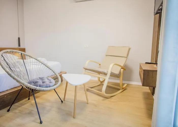 4br Penthouse & Bbq Terrace At Blloku - Lejlighed Tirana