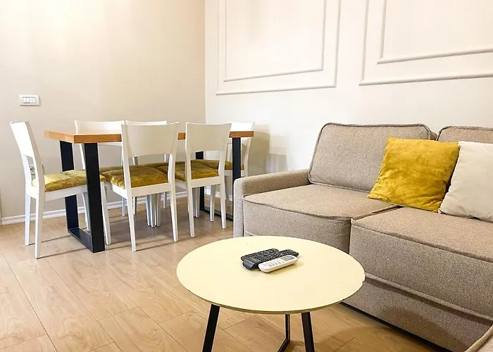 4br Penthouse & Bbq Terrace At Blloku - Lejlighed Tirana