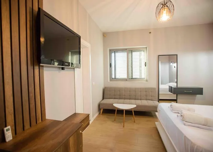 Lejlighed 4br Penthouse & Bbq Terrace At Blloku - *