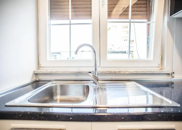 4br Penthouse & Bbq Terrace At Blloku - Lejlighed Tirana