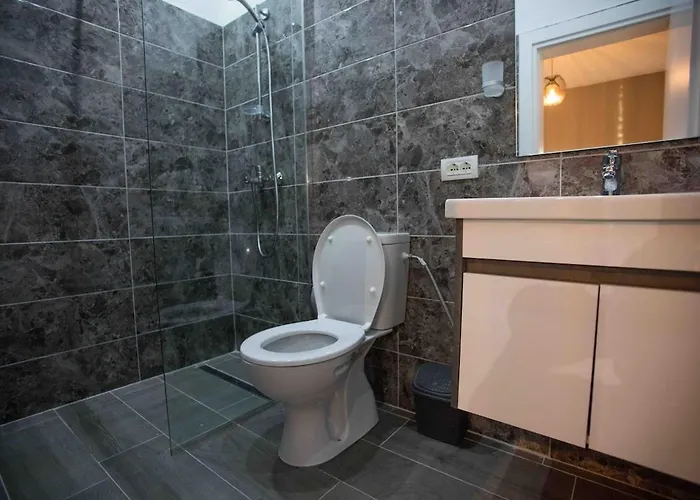 4br Penthouse & Bbq Terrace At Blloku - Lejlighed