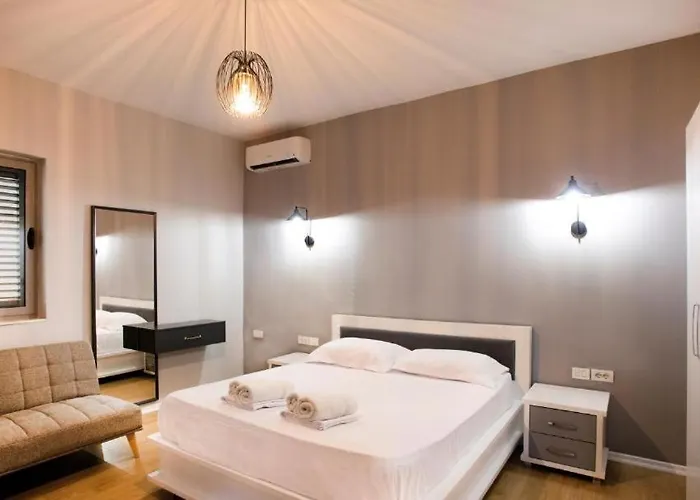 4br Penthouse & Bbq Terrace At Blloku - Lejlighed *