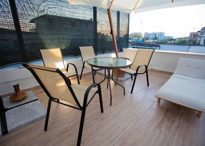 4br Penthouse & Bbq Terrace At Blloku - Lejlighed