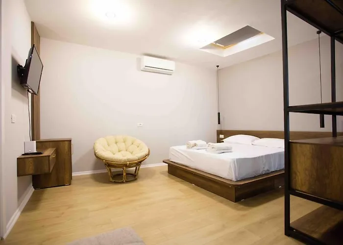 4br Penthouse & Bbq Terrace At Blloku - Tirana