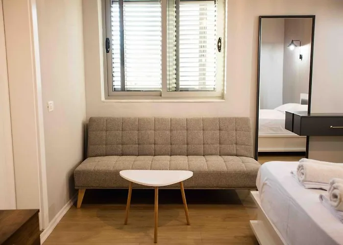 4br Penthouse & Bbq Terrace At Blloku - Lejlighed Tirana